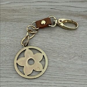 Vintage FLOWER CLIP Gold Toned Keychain/Metal Bag Charm Bag Pull